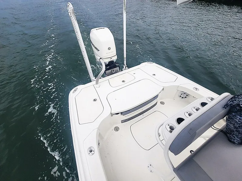 Slide: The Image of SeaVee 270Z 2017 - 16