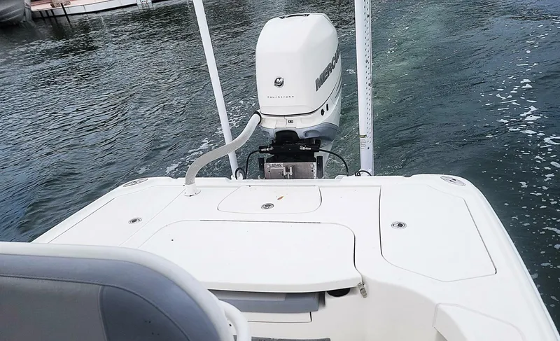 Slide: The Image of SeaVee 270Z 2017 - 18
