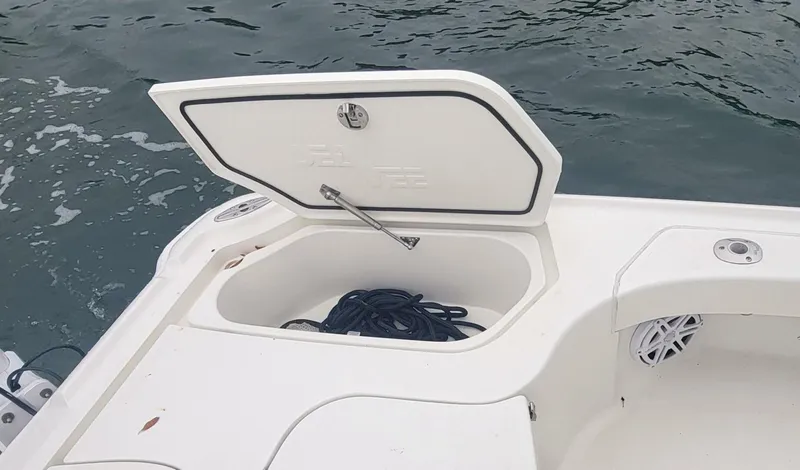 Slide: The Image of SeaVee 270Z 2017 - 21