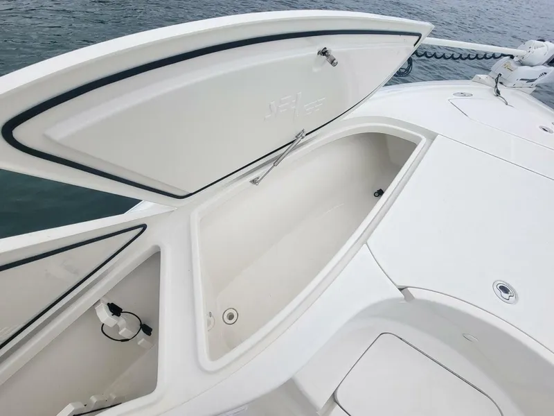 Slide: The Image of SeaVee 270Z 2017 - 5