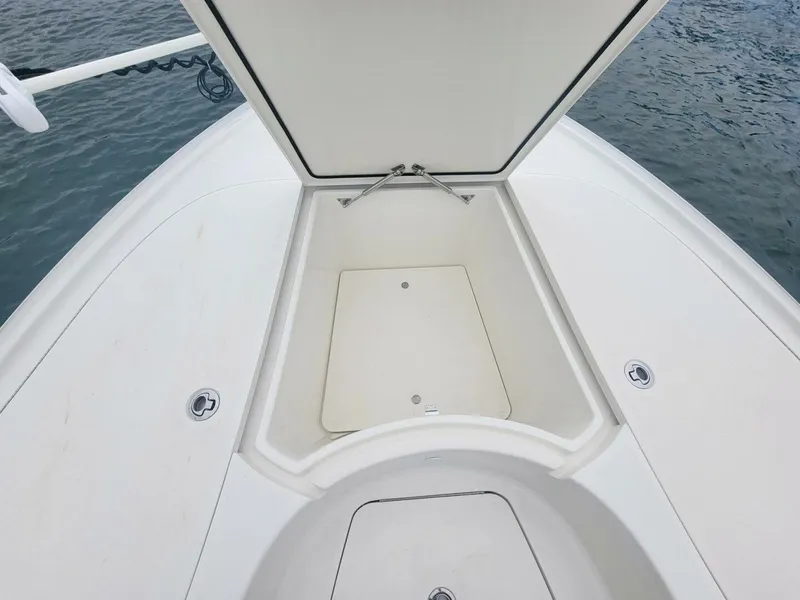 Slide: The Image of SeaVee 270Z 2017 - 7