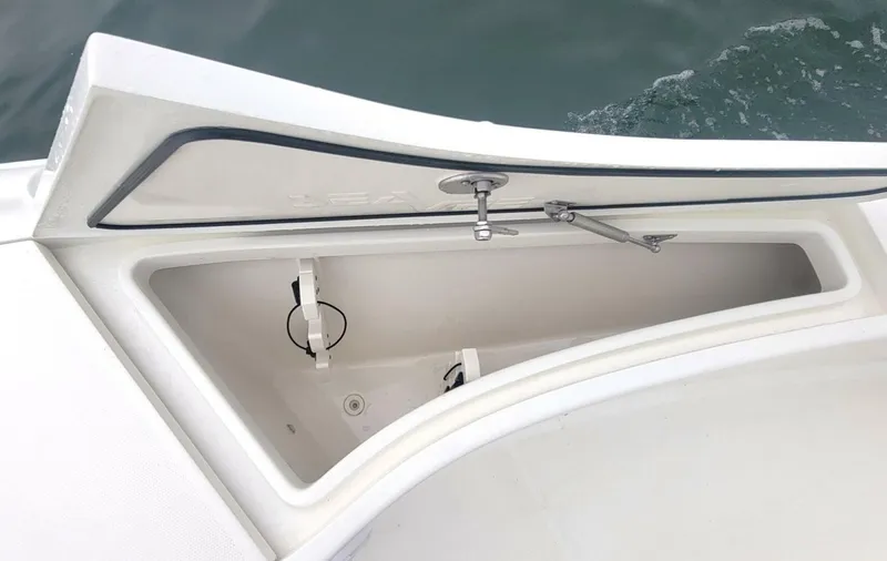 Slide: The Image of SeaVee 270Z 2017 - 8
