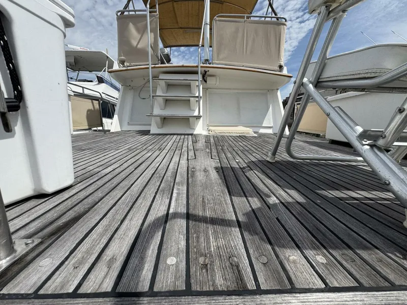 Slide: The Image of Grand Banks 42 Motor Yacht 1989 - 26