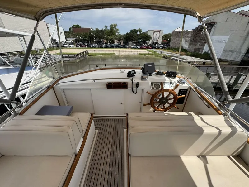 Slide: The Image of Grand Banks 42 Motor Yacht 1989 - 30