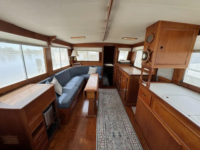 Slide: The Image of Grand Banks 42 Motor Yacht 1989 - 38