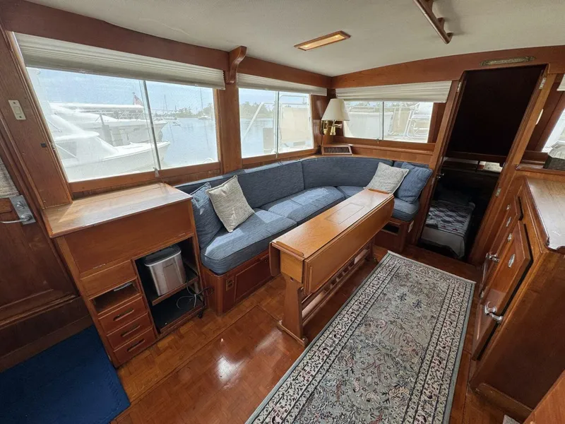 Slide: The Image of Grand Banks 42 Motor Yacht 1989 - 41