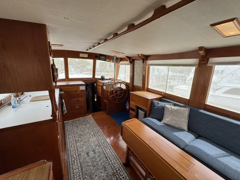 Slide: The Image of Grand Banks 42 Motor Yacht 1989 - 43
