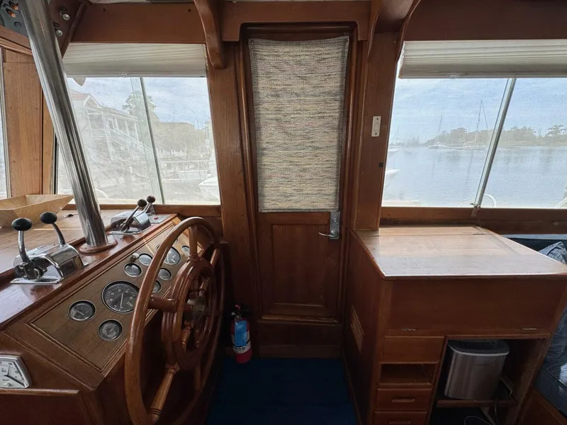Slide: The Image of Grand Banks 42 Motor Yacht 1989 - 46