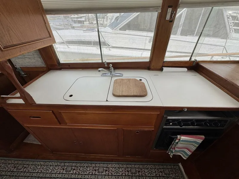 Slide: The Image of Grand Banks 42 Motor Yacht 1989 - 50