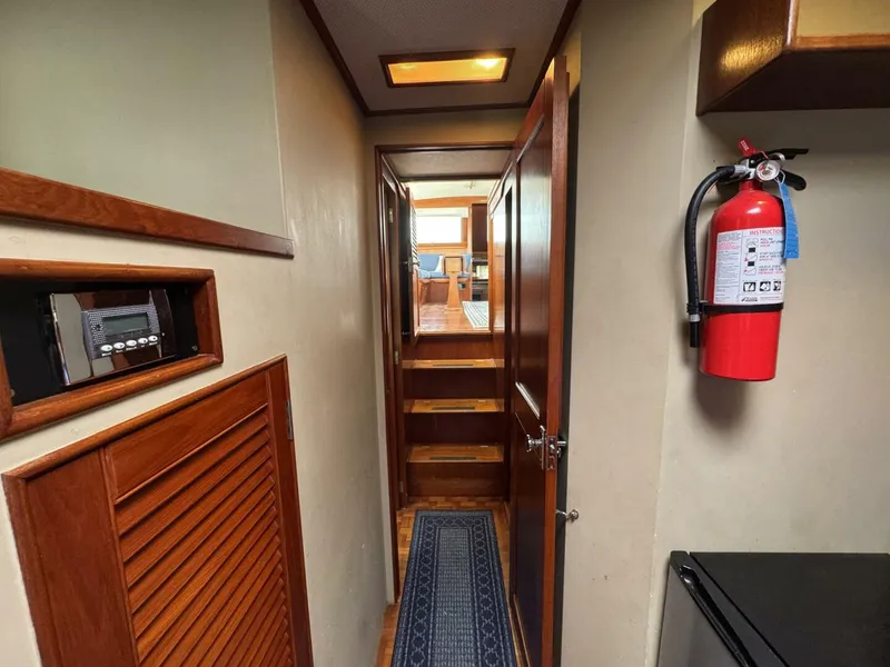Slide: The Image of Grand Banks 42 Motor Yacht 1989 - 61
