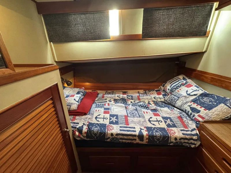 Slide: The Image of Grand Banks 42 Motor Yacht 1989 - 62