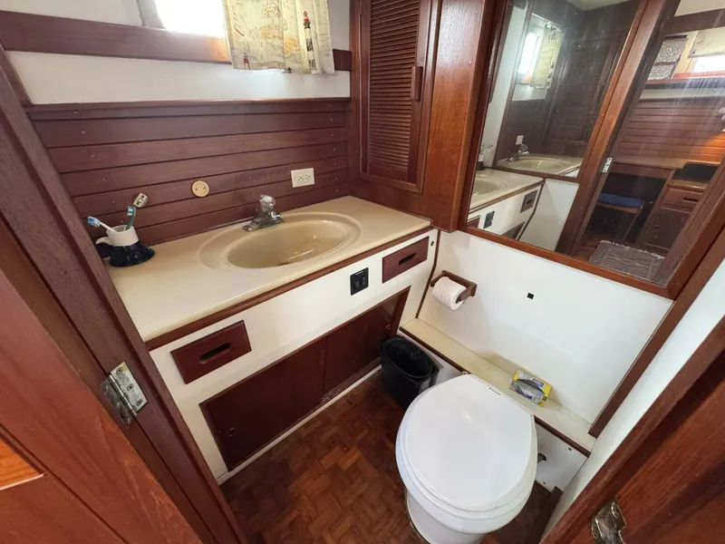 Slide: The Image of Grand Banks 42 Motor Yacht 1989 - 76