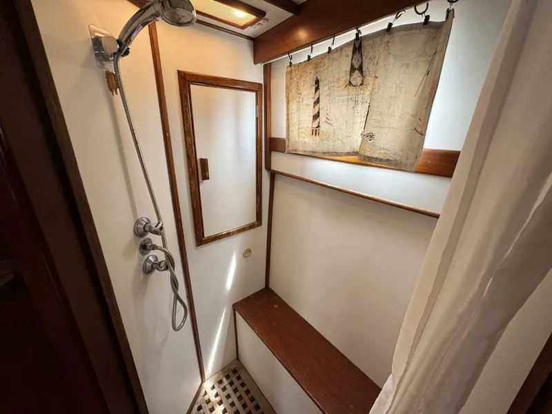 Slide: The Image of Grand Banks 42 Motor Yacht 1989 - 77