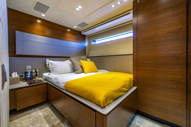 Slide: The Image of Peri Yachts Peri 29 2007 - 23