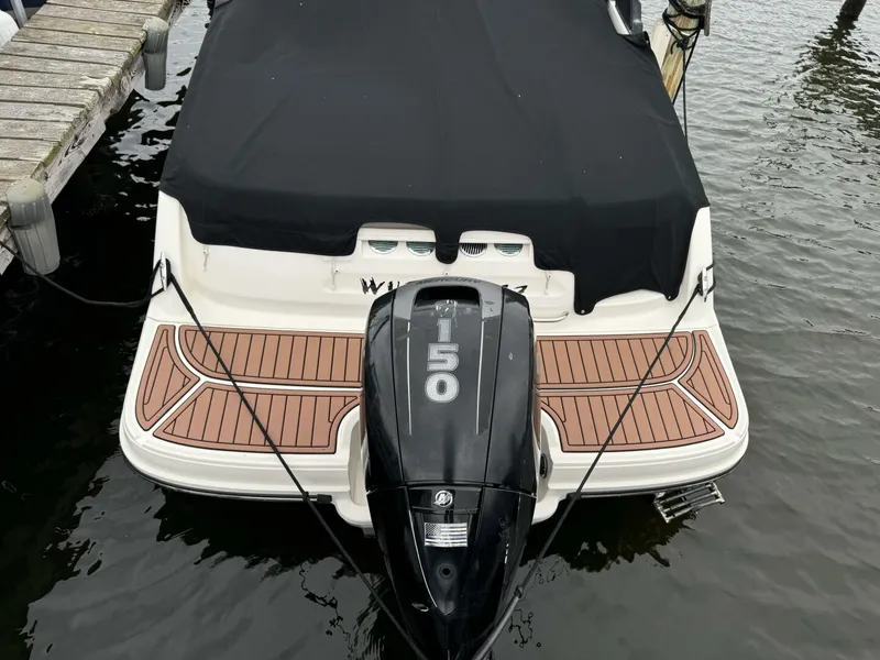 Slide: The Image of Bayliner VR5 Bowrider OB 2018 - 5