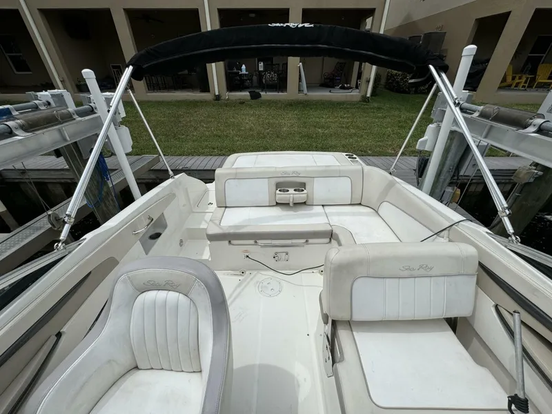 Slide: The Image of Sea Ray 240 Sundeck 2013 - 10
