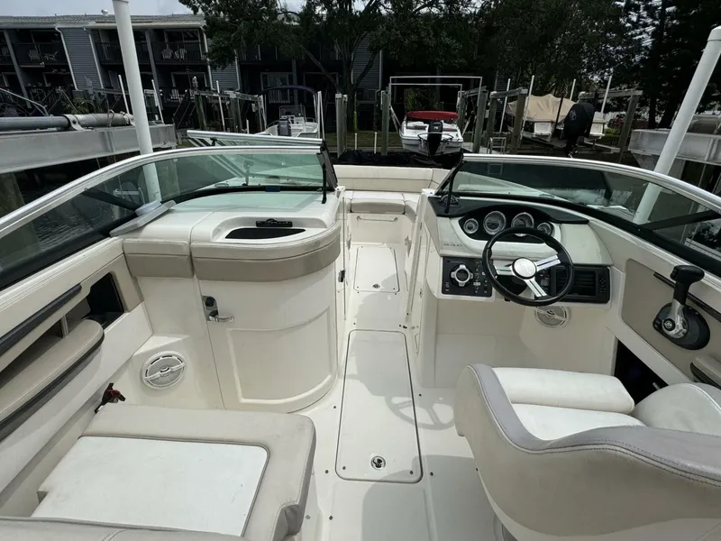 Slide: The Image of Sea Ray 240 Sundeck 2013 - 11