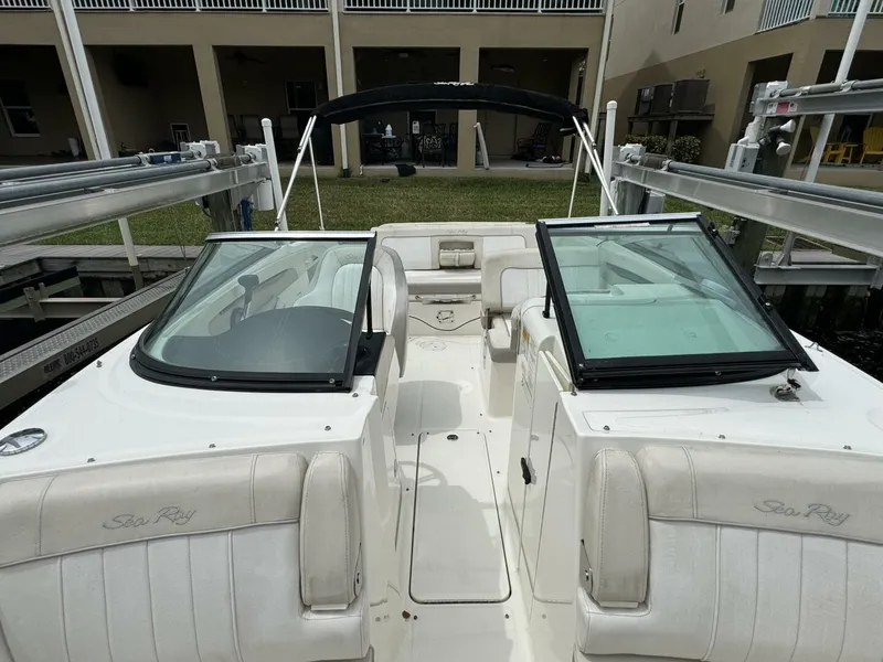 Slide: The Image of Sea Ray 240 Sundeck 2013 - 15