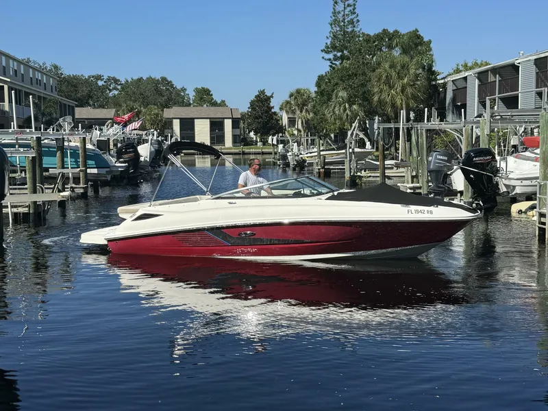 Slide: The Image of Sea Ray 240 Sundeck 2013 - 18