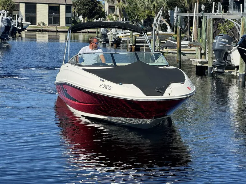 Slide: The Image of Sea Ray 240 Sundeck 2013 - 3