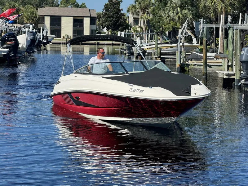 Slide: The Image of Sea Ray 240 Sundeck 2013 - 4