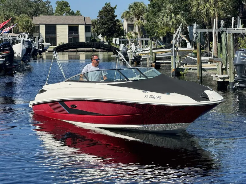 Slide: The Image of Sea Ray 240 Sundeck 2013 - 7