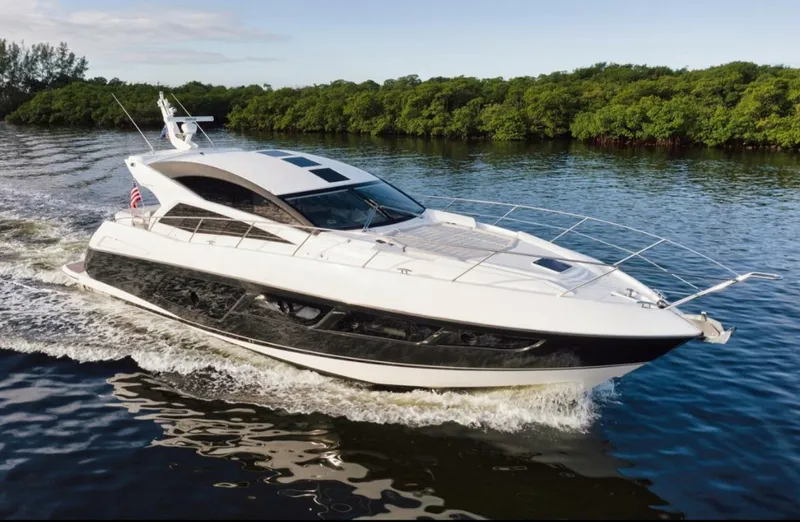 The Image of Sunseeker Predator 2017 - 0