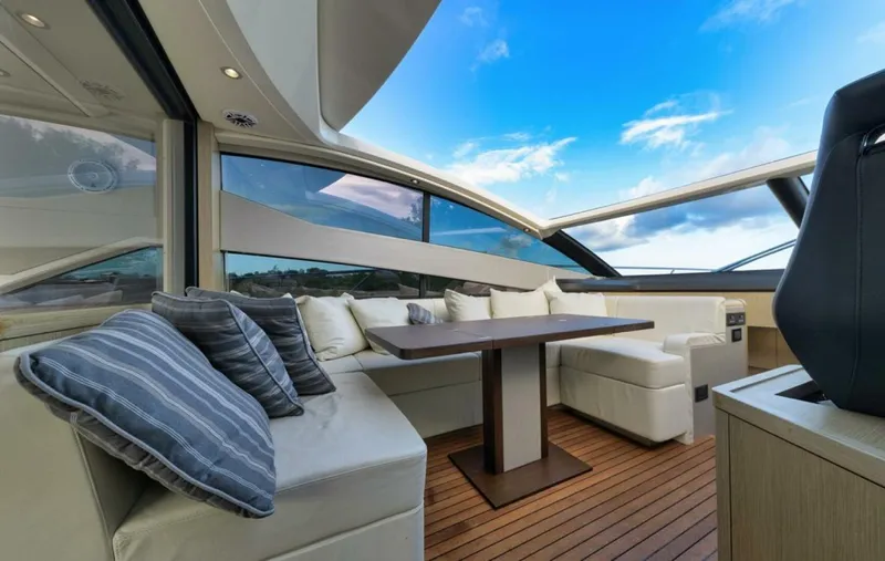 Slide: The Image of Sunseeker Predator 2017 - 12