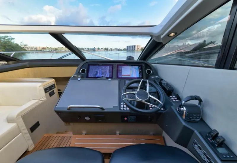 Slide: The Image of Sunseeker Predator 2017 - 13