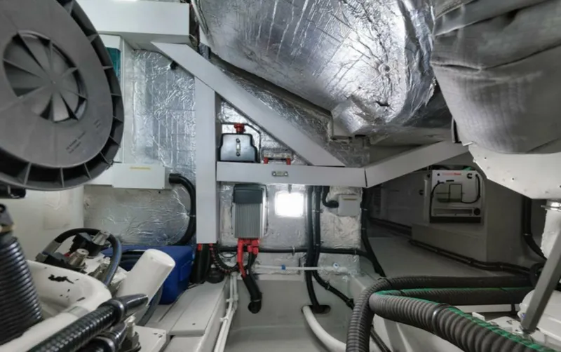 Slide: The Image of Sunseeker Predator 2017 - 18