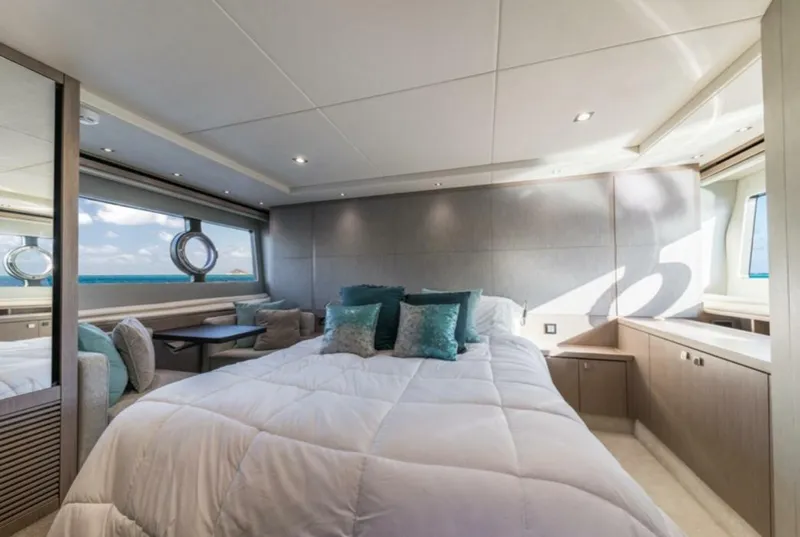 Slide: The Image of Sunseeker Predator 2017 - 26