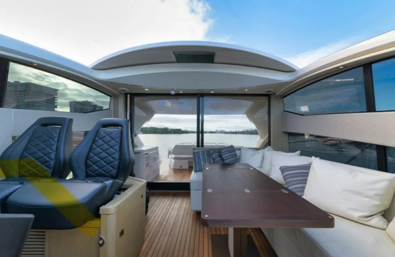 Slide: The Image of Sunseeker Predator 2017 - 30
