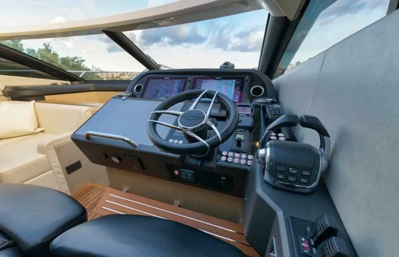 Slide: The Image of Sunseeker Predator 2017 - 31