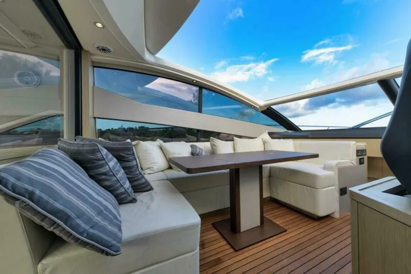 Slide: The Image of Sunseeker Predator 2017 - 32