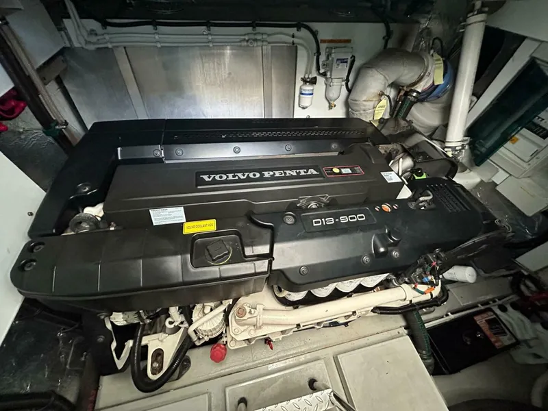 Slide: The Image of Sunseeker Predator 2017 - 34