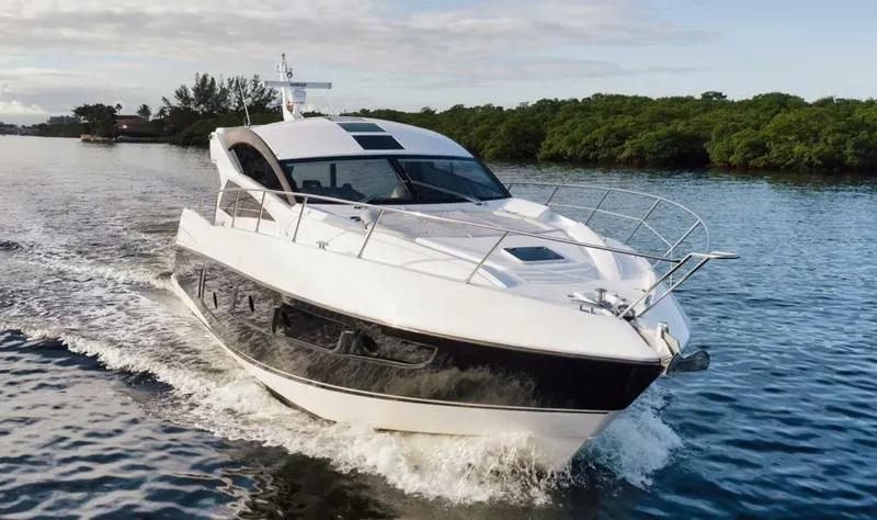 Slide: The Image of Sunseeker Predator 2017 - 38