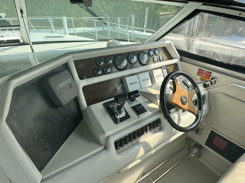 Slide: The Image of Sea Ray Express Cruiser 1995 - 10