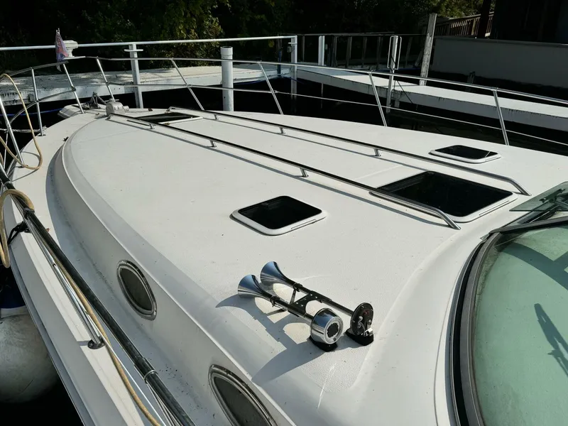 Slide: The Image of Sea Ray Express Cruiser 1995 - 4