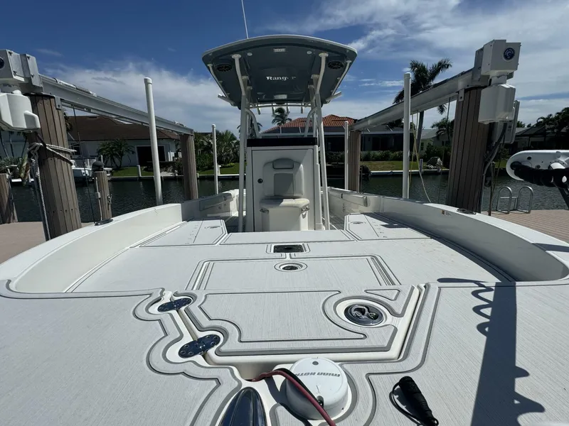 Slide: The Image of Ranger 2360 Bay Ranger 2019 - 4