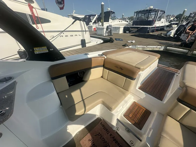 Slide: The Image of Sea Ray 270 SLX 2014 - 10