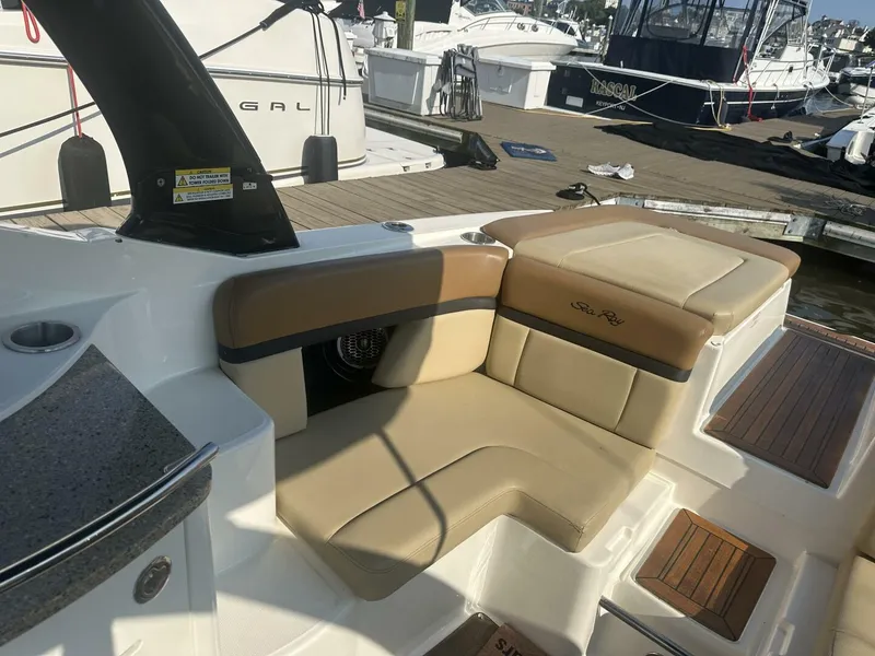 Slide: The Image of Sea Ray 270 SLX 2014 - 11