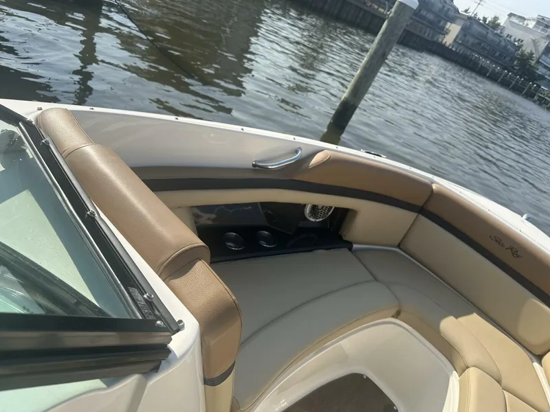 Slide: The Image of Sea Ray 270 SLX 2014 - 22