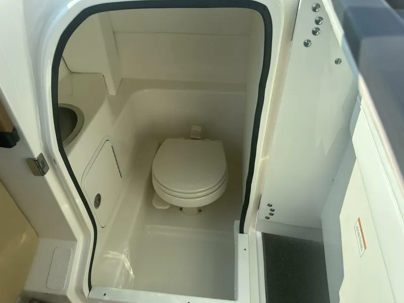 Slide: The Image of Sea Ray 270 SLX 2014 - 23