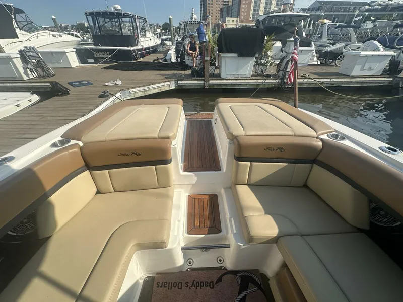 Slide: The Image of Sea Ray 270 SLX 2014 - 8