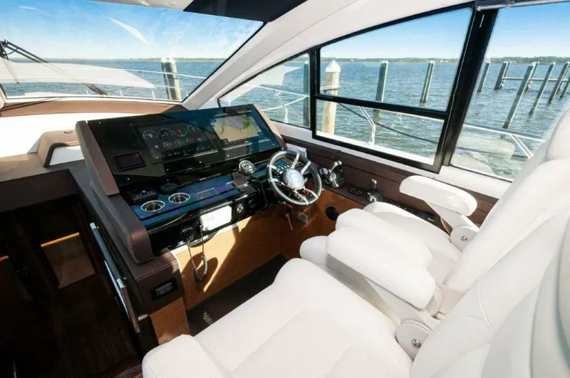 Slide: The Image of Cruisers 60 Cantius 2020 - 10