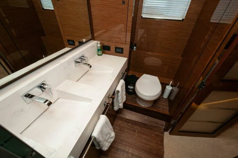 Slide: The Image of Cruisers 60 Cantius 2020 - 24