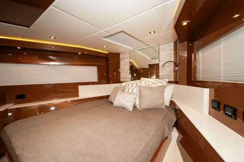 Slide: The Image of Cruisers 60 Cantius 2020 - 28