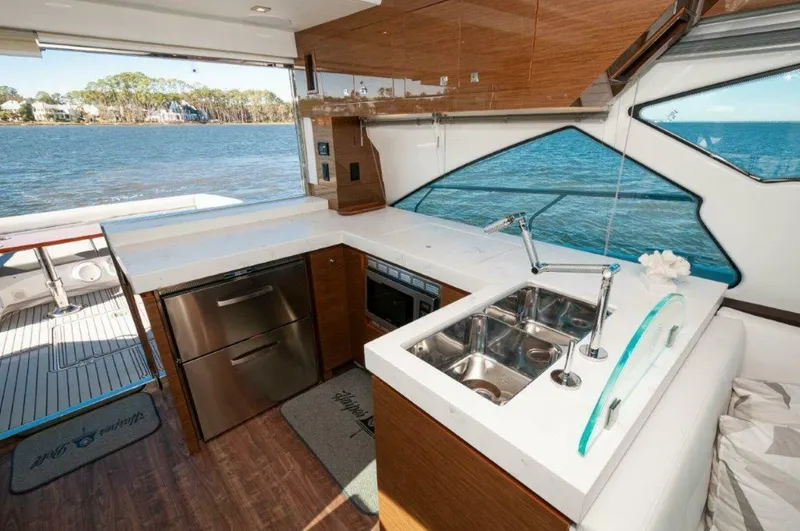 Slide: The Image of Cruisers 60 Cantius 2020 - 3