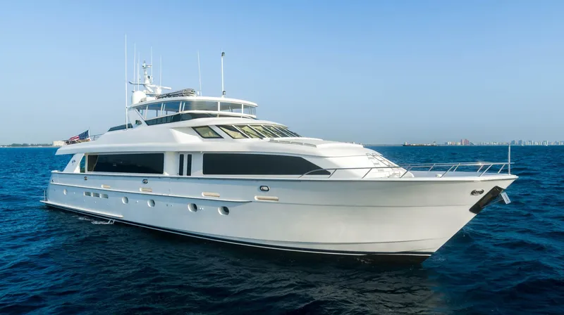 Slide: The Image of Hatteras 100 Motor Yacht 2005 - 2