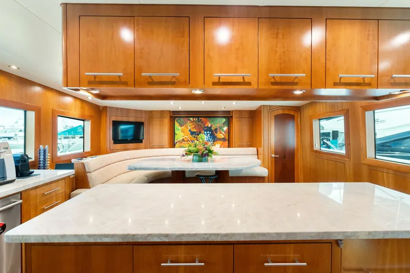 Slide: The Image of Hatteras 100 Motor Yacht 2005 - 24